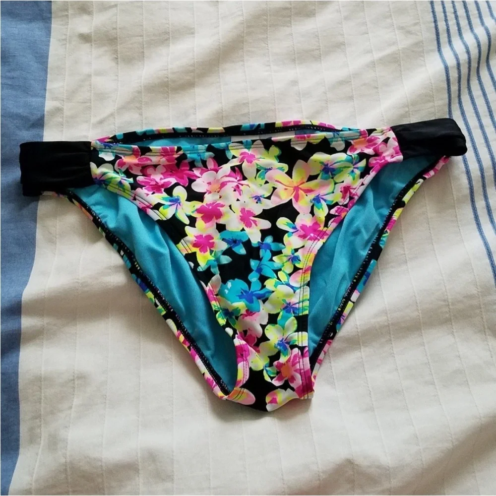 Sexy Black Floral Halter Push-up Bikini Top California Waves
